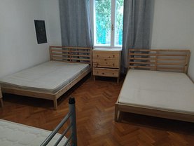 Apartament de închiriat 4 camere, în Bucureşti, zona Universitate
