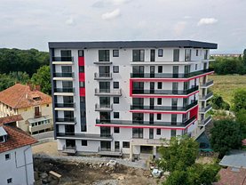 Apartament de vânzare 3 camere, în Brasov, zona Tractorul