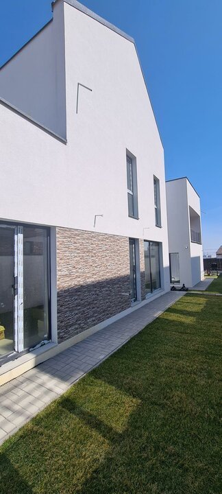 Duplex 7 camere in Europa, teren 260 mp, utili 160 mp