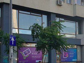 Vânzare spaţiu comercial