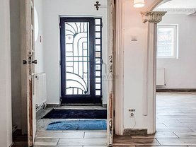 Casa de închiriat 3 camere, în Bucureşti, zona Crângaşi