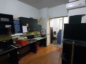 Vânzare spaţiu comercial