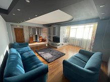 Apartament de închiriat 3 camere în Focsani, Vest