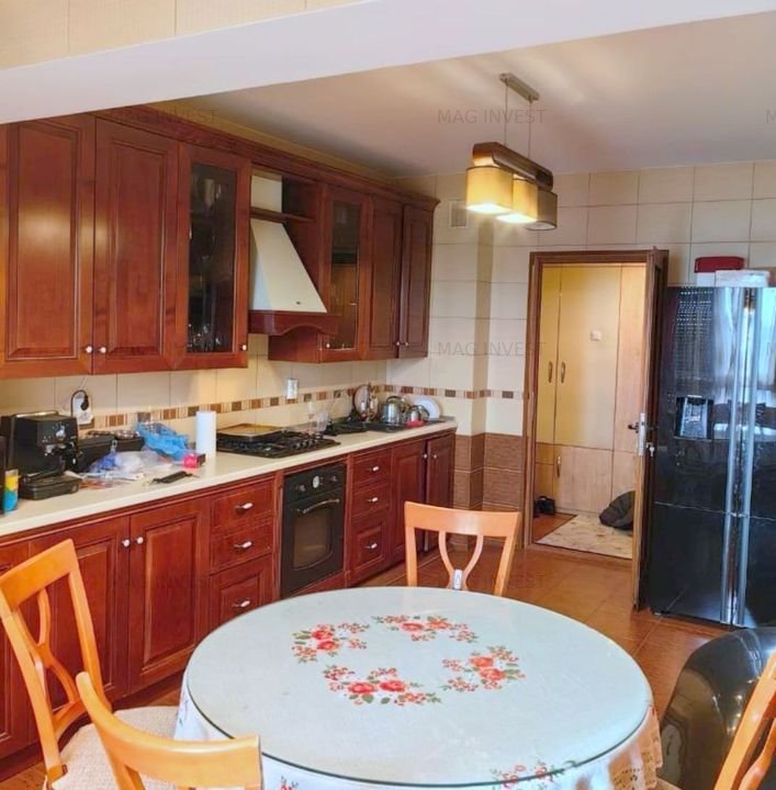 Apartament de vanzare - 4 camere, Strada Tecuci, Bloc Vega