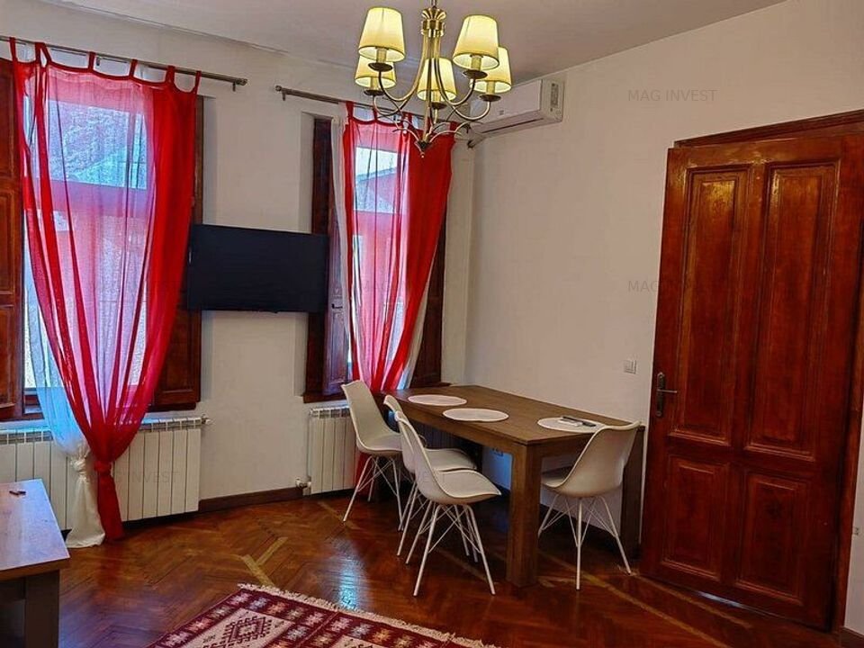 Casa cu doua camere, mobilata si utilata, zona centrala