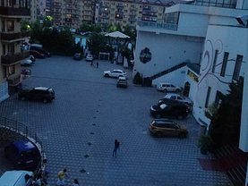 Apartament de vânzare 3 camere, în Dudu