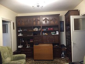 Apartament de vânzare 3 camere, în Pitesti, zona Calea Bucuresti