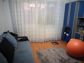 Apartament de vânzare 3 camere, în Piteşti, zona Central