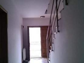 Casa de închiriat 6 camere, în Pitesti, zona Central