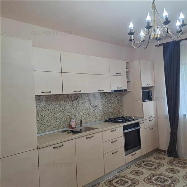 Vila Bascov-Paisesti, P+1,600 mp teren