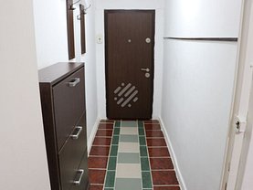 Apartament de vânzare 3 camere, în Cluj-Napoca, zona Mănăştur
