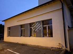 Vânzare spaţiu comercial