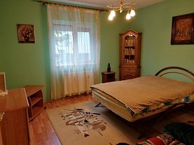 Casa de vânzare sau de închiriat 5 camere, în Dumbrăviţa, zona Nord