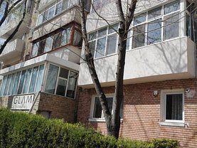 Apartament de vanzare 3 camere, în Tulcea, zona Ultracentral