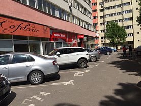 Vânzare spaţiu comercial