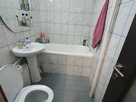 Apartament de vânzare 3 camere, în Bucureşti, zona Ferentari