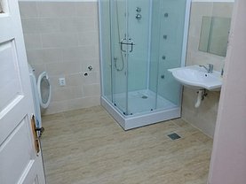 Casa de închiriat 8 camere, în Bucureşti, zona Gorjului