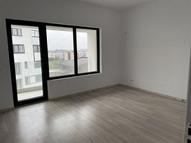 Apartament de vânzare 3 camere, în Bucureşti, zona Apărătorii Patriei