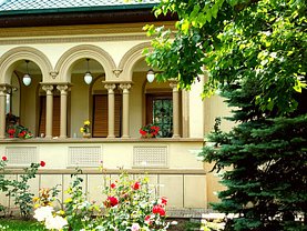 Casa de vânzare 3 camere, în Bucureşti, zona Grozăveşti