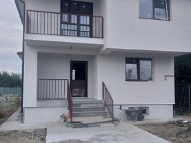 Casa de vânzare 4 camere, în 1 Decembrie
