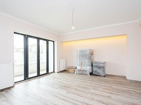 Apartament de vânzare 3 camere, în Bucuresti, zona Universitate