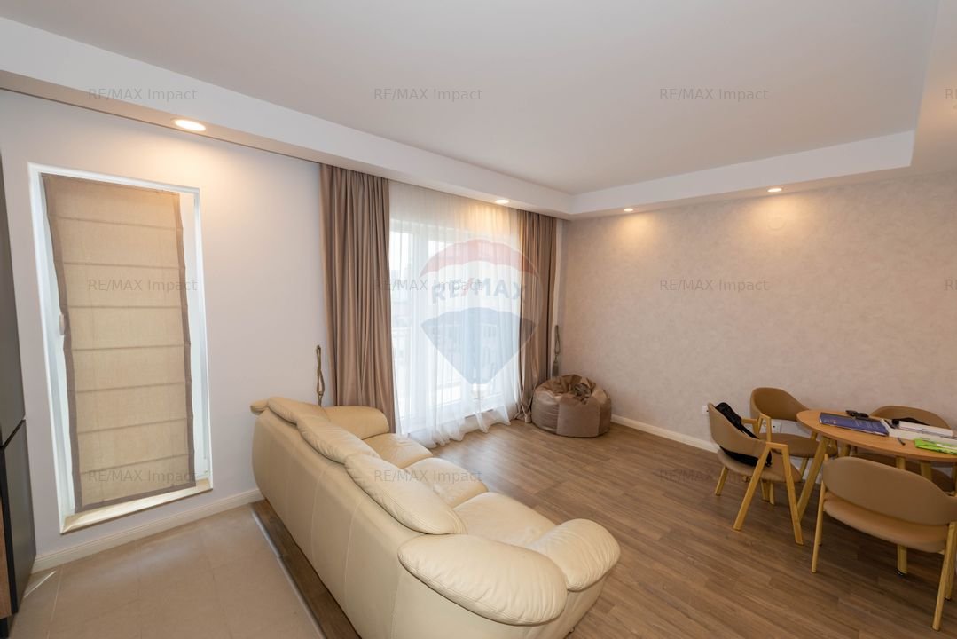 Vanzare apartament cu 3 camere mobilat si utilat ansamblu Cosmopolis