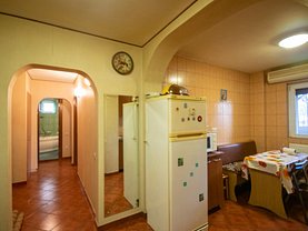 Apartament de vânzare 3 camere, în Bucureşti, zona Pantelimon