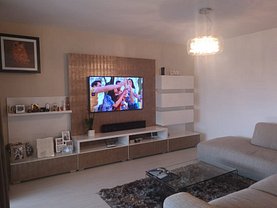Apartament de închiriat 3 camere, în Piteşti, zona Teilor