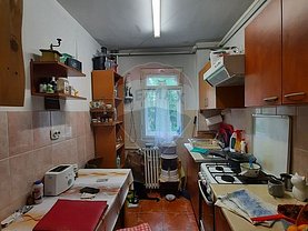 Apartament de vânzare 3 camere, în Cluj-Napoca, zona Mănăştur
