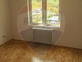 Vânzare spaţiu comercial