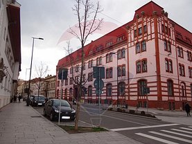 Vânzare spaţiu comercial