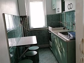 Apartament de închiriat 3 camere, în Cluj-Napoca, zona Central