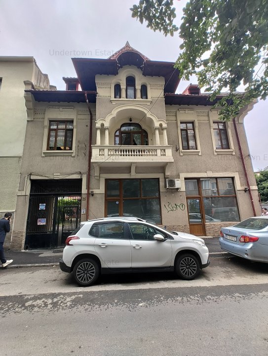 Etaj în vilă restaurată - Office & More