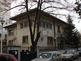 Apartament de vânzare 4 camere, în Bucureşti, zona Primăverii