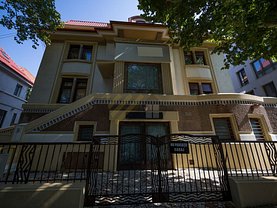 Casa de vânzare 13 camere, în Bucuresti, zona Capitale