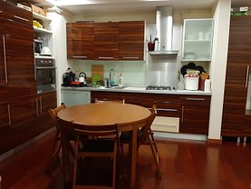 Apartament de vânzare 3 camere, în Bucuresti, zona Pipera
