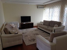 Apartament de vânzare 3 camere, în Bucuresti, zona Pipera