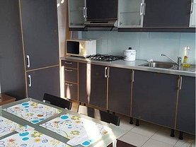 Apartament de vânzare 3 camere, în Bucureşti, zona Romană