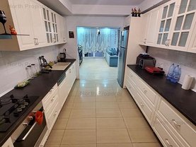 Casa de vânzare 4 camere, în Bucureşti, zona Pipera