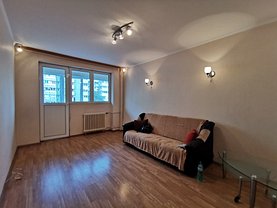 Apartament de vânzare 3 camere, în Bucureşti, zona Pantelimon