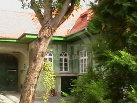 Casa de vânzare 7 camere, în Cristian