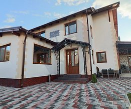 Casa de vânzare 8 camere, în Râşnov, zona Central