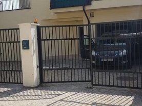 Casa de închiriat 7 camere, în Voluntari, zona Nord