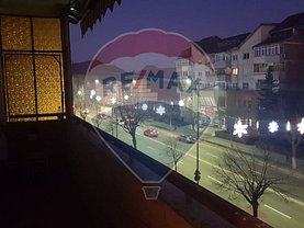 Apartament de vânzare 4 camere în Ramnicu Valcea, Central