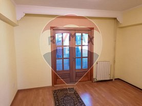 Apartament de vânzare 3 camere în Ramnicu Valcea, Traian