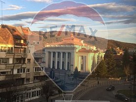 Apartament de vânzare 4 camere în Ramnicu Valcea, Central