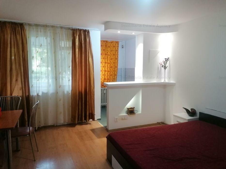 Garsoniera Basarabia, mobilata si utilata modern, renovata, curata, libera