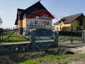 Casa de vânzare sau de închiriat 9 camere, în Păuleşti, zona Micro 16