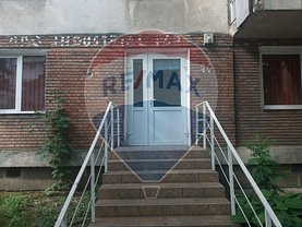 Închiriere spaţiu comercial
