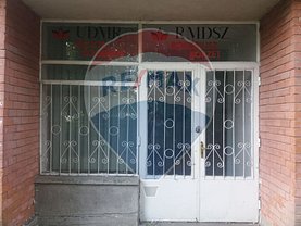 Vânzare spaţiu comercial